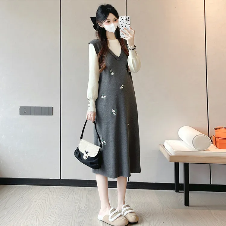 孕妇装2025秋冬法式时尚洋气高级感显瘦气质假两件重工刺绣连衣裙