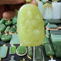 颈饰未镶嵌和田玉鸡油黄观音