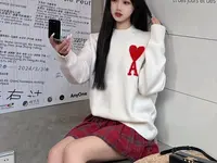 未使用 AMIPARIS JX胸口大爱心字母套头羊毛衫男女同款BFUKS002
