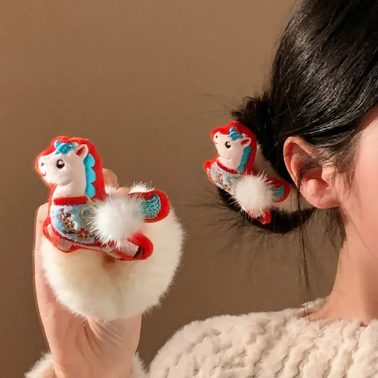 可爱红色毛绒小马大肠发圈女高级感新年喜庆头饰新款秋冬扎发头绳