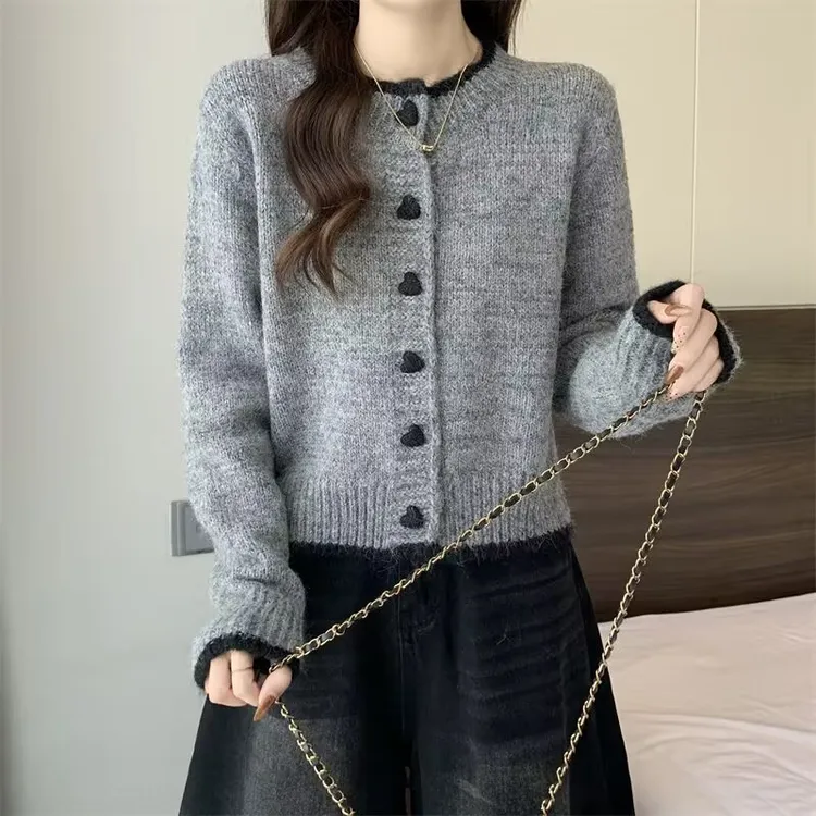 毛衣外套女2025春秋冬新款设计拼色爱心纽扣针织开衫短款长袖上衣