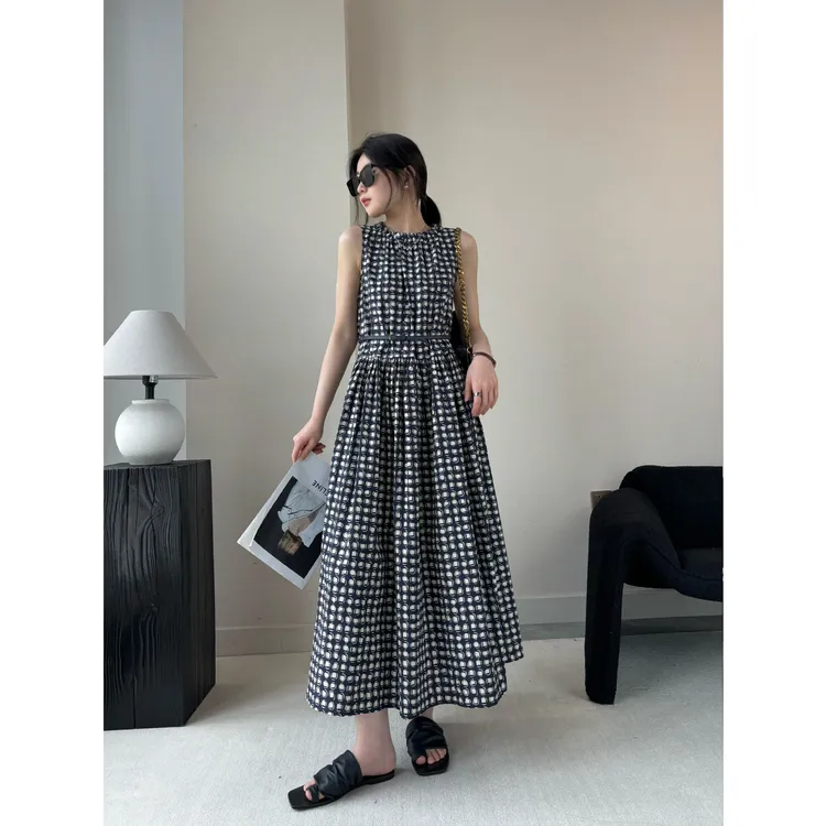 南鱼 柜上6000+法式无袖背心裙格子印花显瘦中长款连衣裙女夏新品
