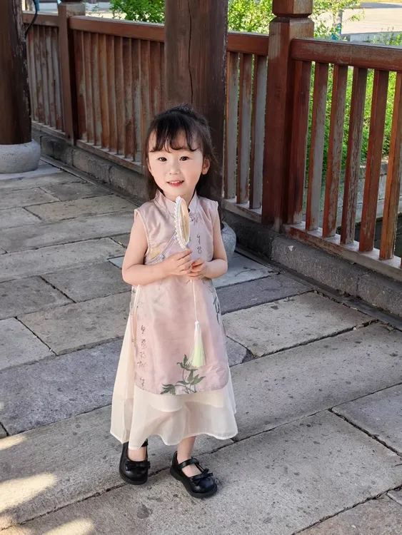 汉服女童国风连衣裙新中式儿童旗袍2025新款女宝宝粉色复古公主裙