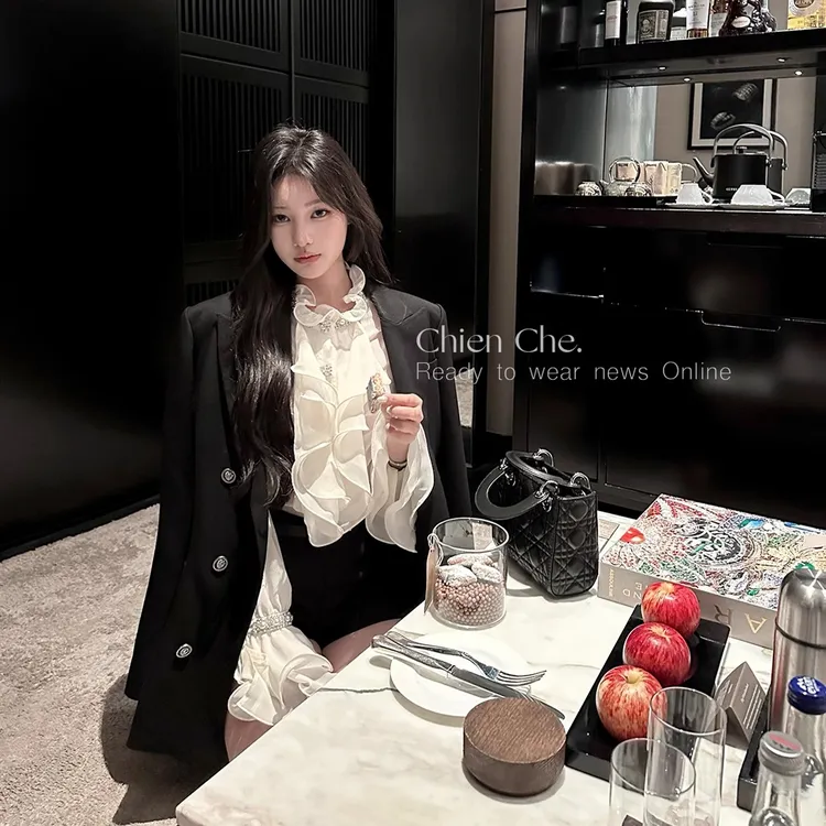 辣妹风高级感小个子双排扣廓形西装外套女法式宽松休闲气质西服