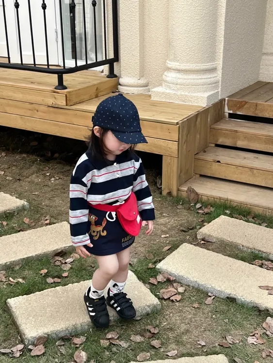 小思家女童2025秋季韩版学院风条纹POLO领条纹上衣半身裙套装