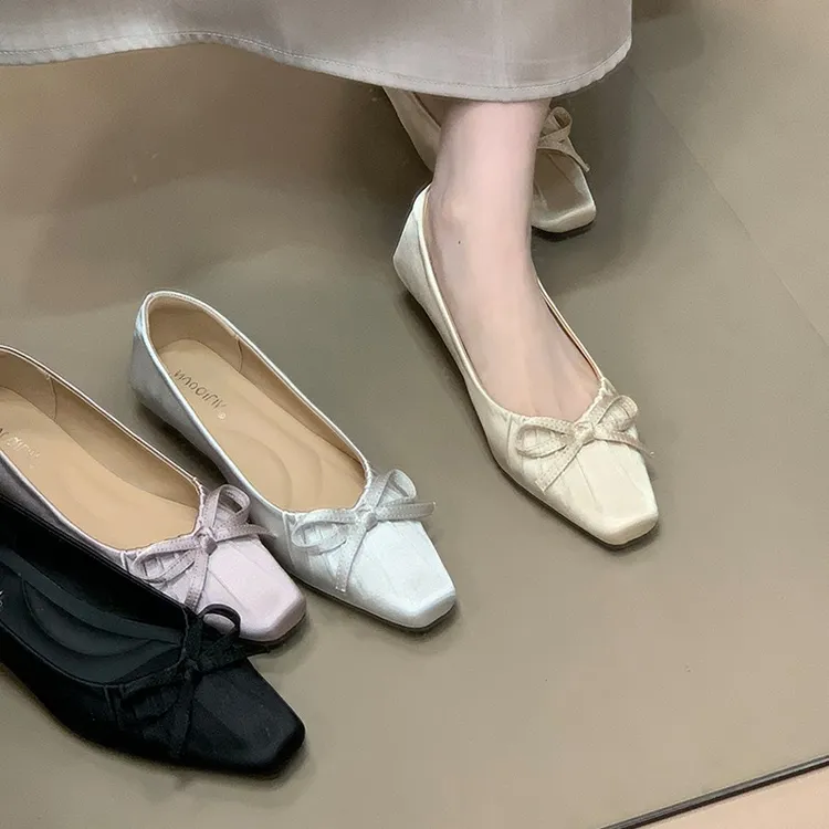 温柔芭蕾女鞋子2025秋季新款平底法式复古软底单鞋浅口蝴蝶结瓢鞋