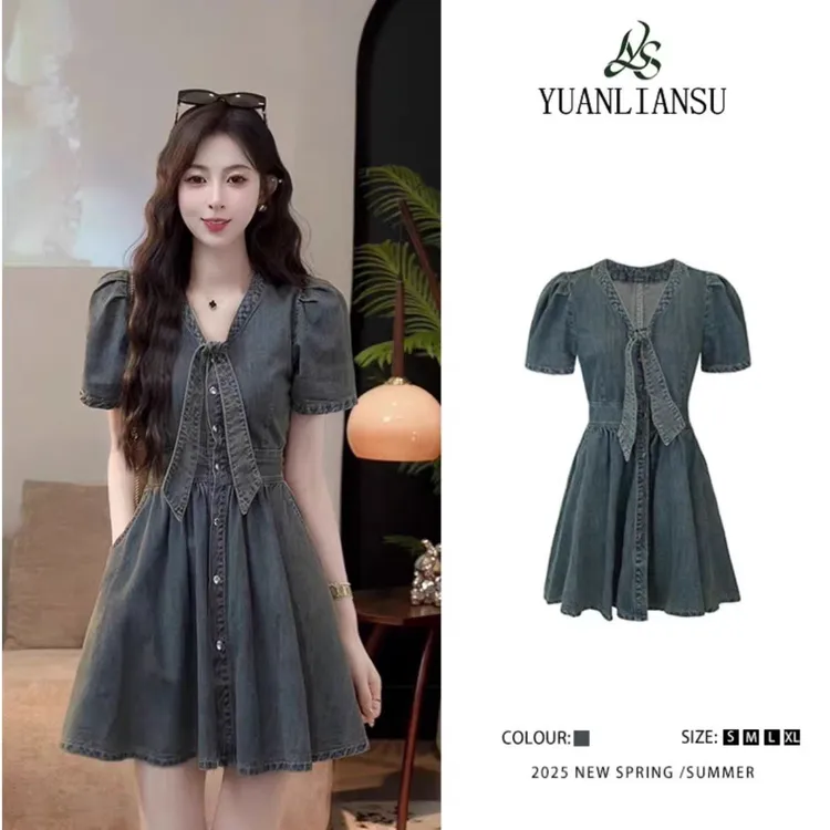2025夏季法式复古赫本风V领薄款牛仔连衣裙女收腰显瘦百褶短裙子