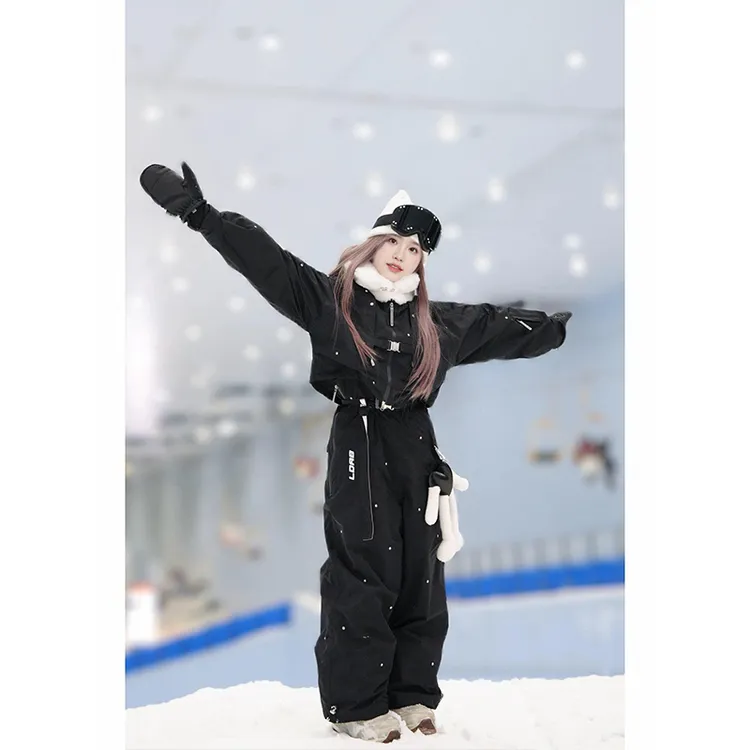 芙沿黑色短款滑雪服套装女2025秋冬新款户外防风防水保暖单板雪服