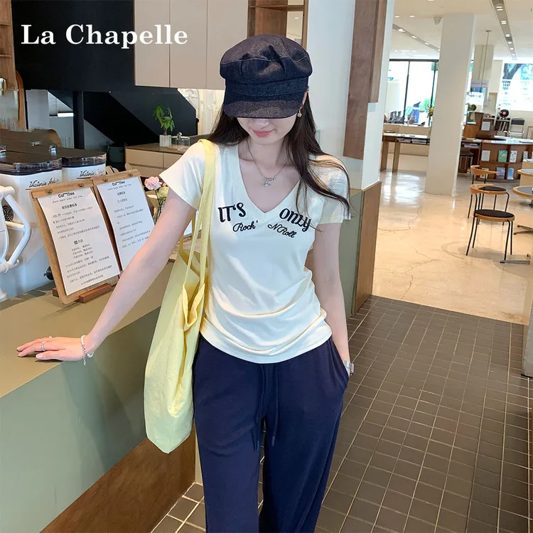 拉夏贝尔美式正肩白色v领字母刺绣短袖t恤女夏季小众修身收腰上衣