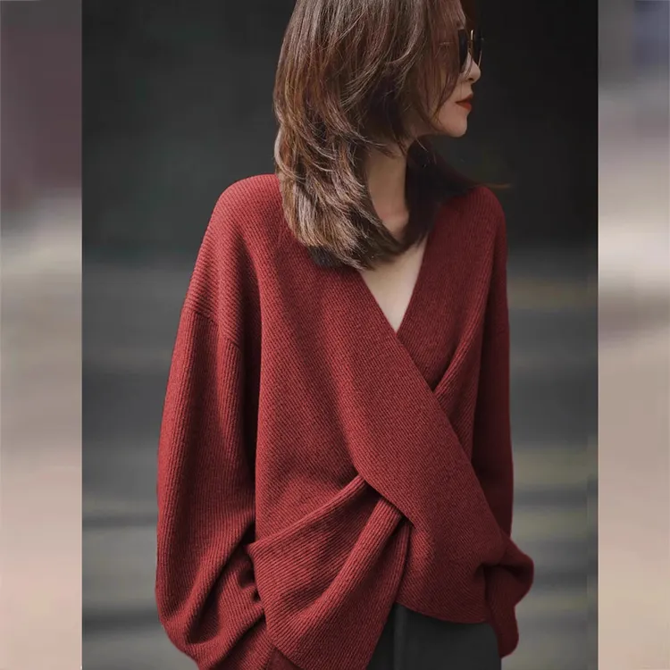 红色交叉V领针织衫2025冬季慵懒风巨好看时尚红色毛衣女新款