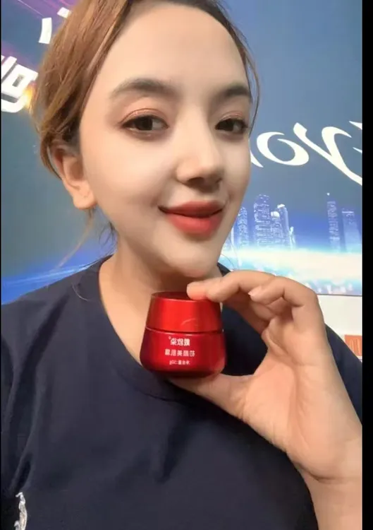 戴欧染初颜美肌霜滋润