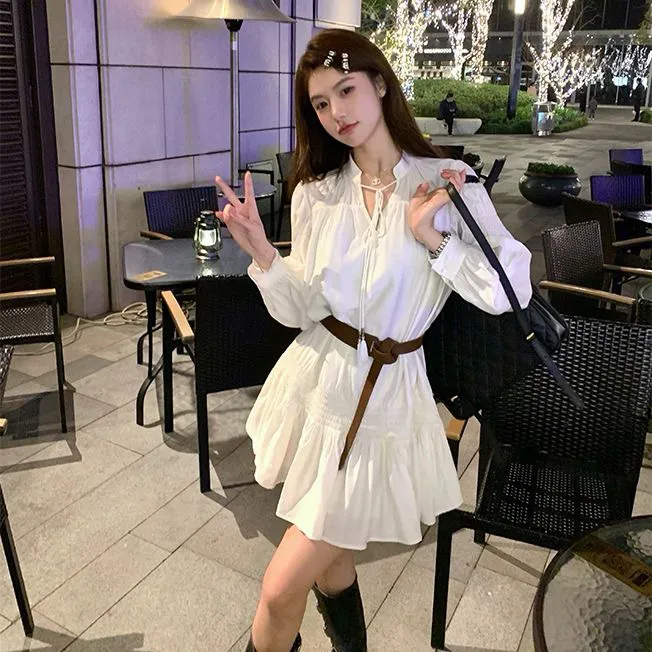法式长袖白色褶皱高级连衣裙甜美2025仙女显瘦新款遮肉裙子