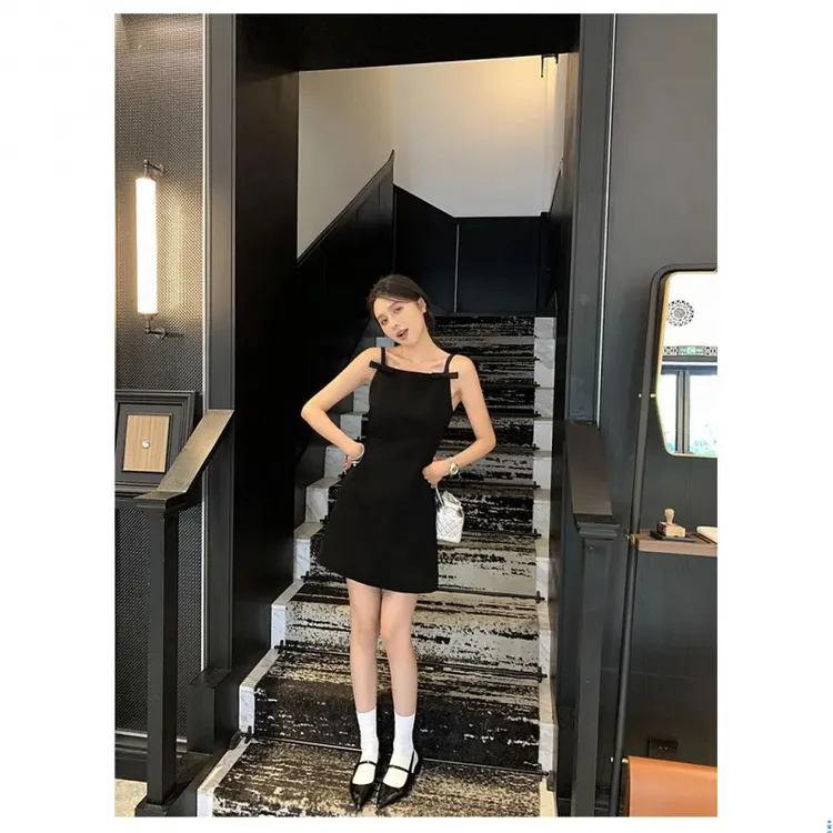 法式简约高级感气质优雅短裙2025夏季新款收腰吊带蝴蝶结连衣裙