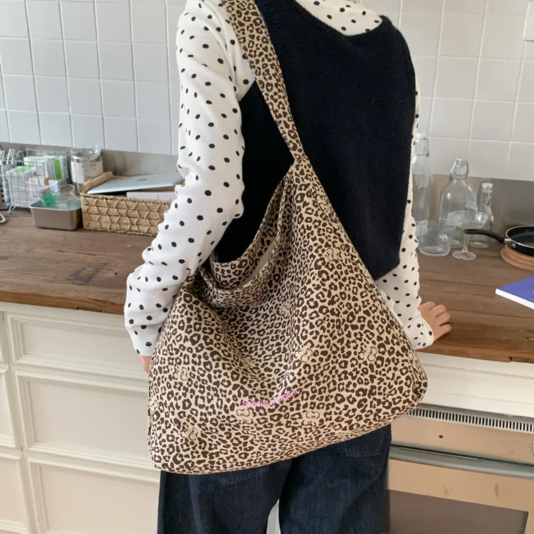 超火小众豹纹帆布包包女2025新款大容量百搭托特包复古通勤单肩包