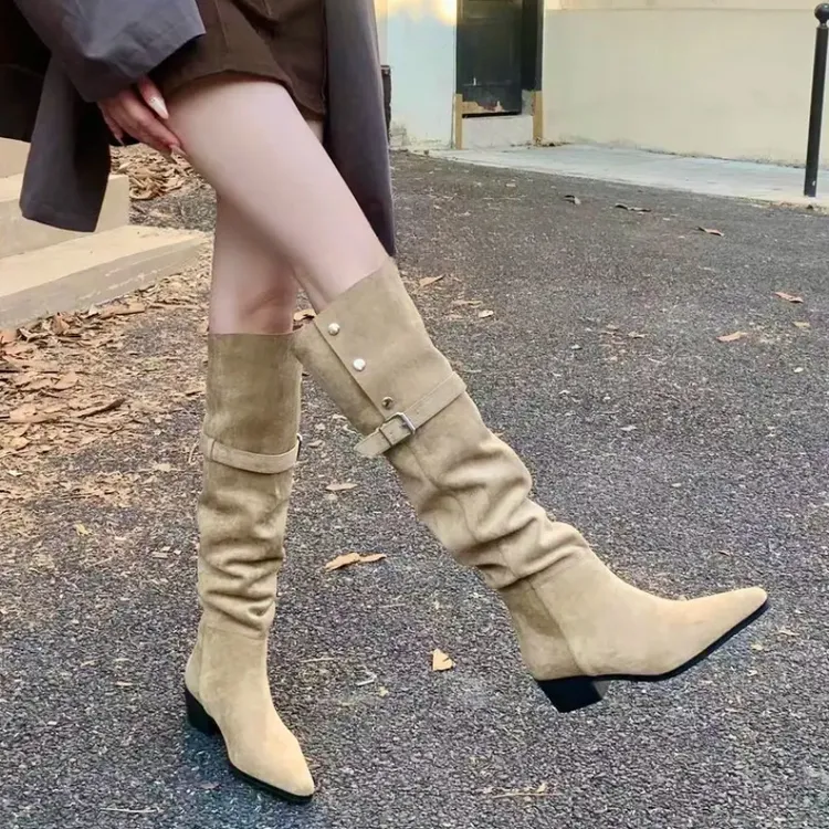2025新款显腿直过膝长靴粗跟显瘦长筒靴尖头秋冬靴子女长筒靴