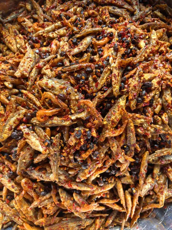 农家自制香辣柴火鱼