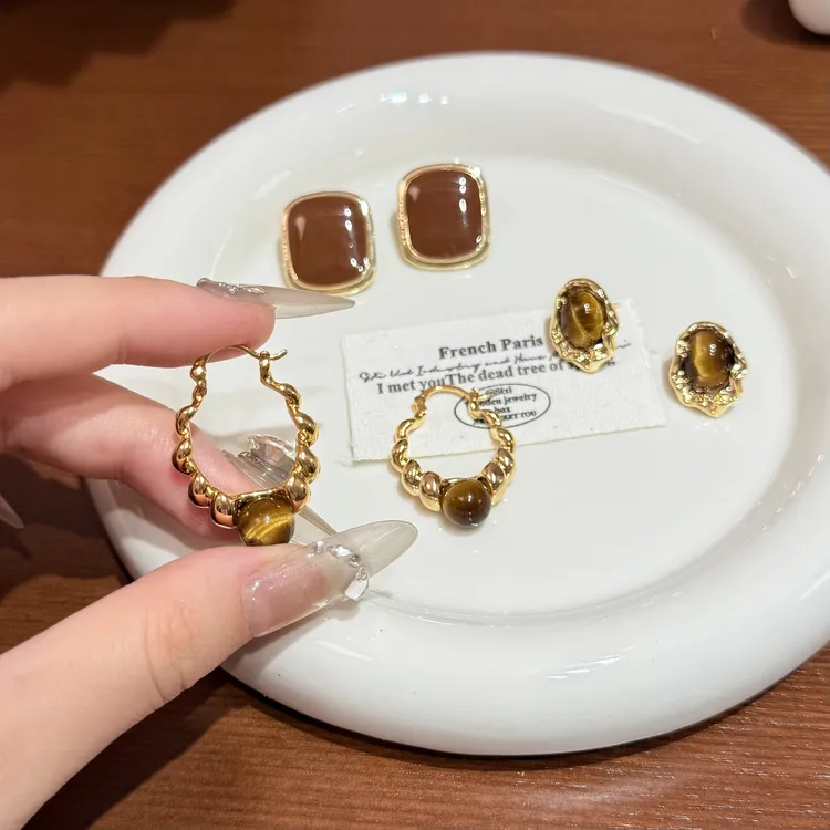 铜合金锆石耳饰 美拉德不规则虎眼石耳环2025新款高级感小众耳饰