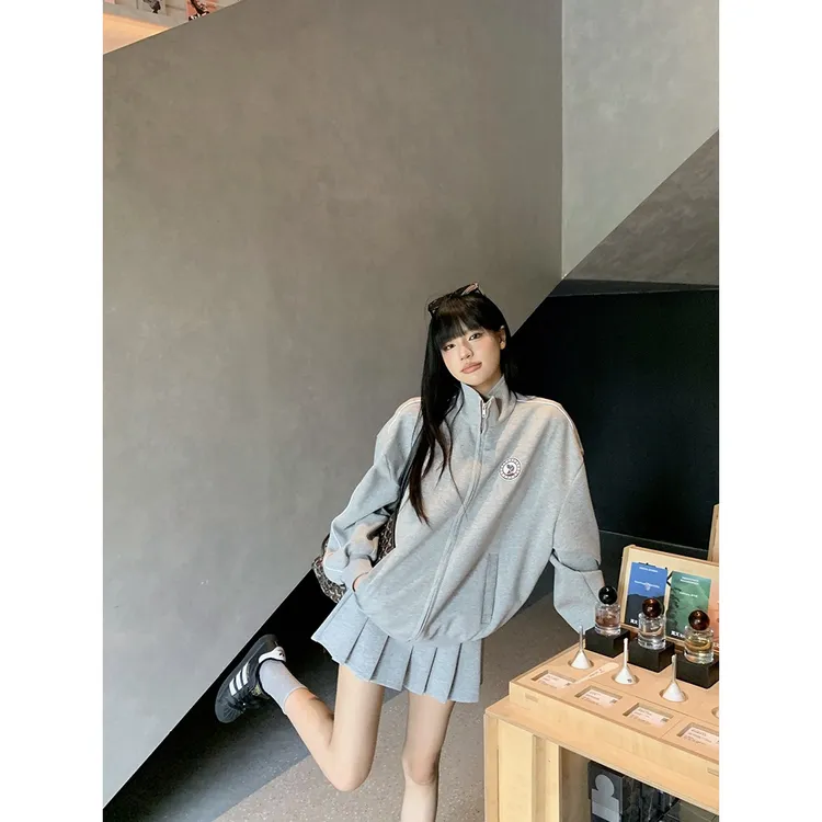 2025新款休闲套装狗头贴标拉链卫衣外套女装秋季高腰百褶裙两件套