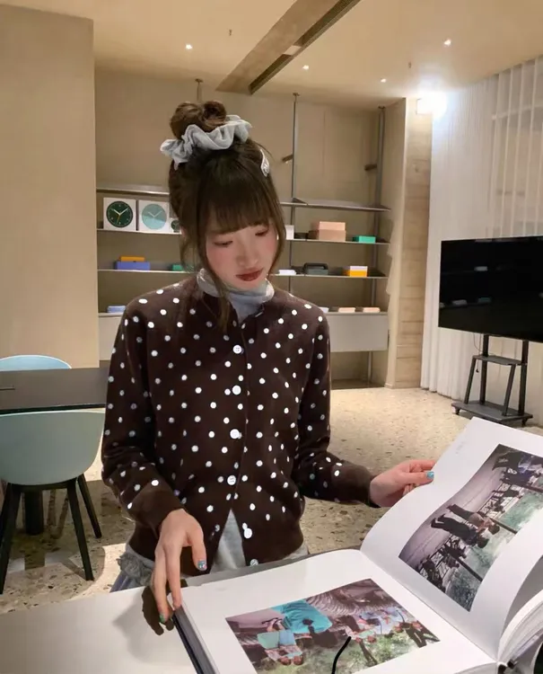 （G677）2025秋季新款撞色波点提花针织开衫女慵懒甜美风百搭上衣