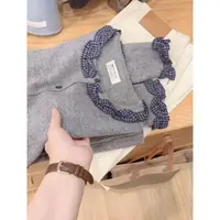 七言家新品！ins穿搭#玛瑙灰格纹花瓣领软糯开衫