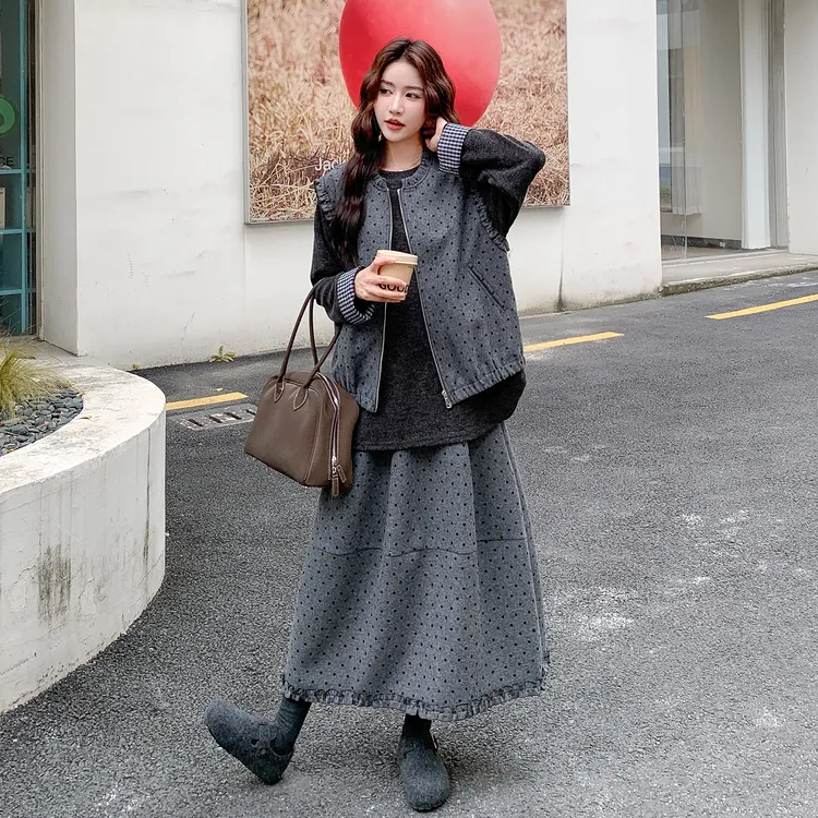 灰色韩系复古减龄套装女2025秋季新款木耳边设计马甲半身裙三件套