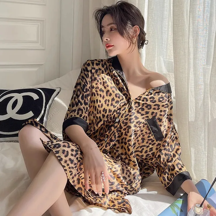 豹纹睡裙夏女性感纯欲风衬衫大码仿真丝网红新款性感宽松睡衣