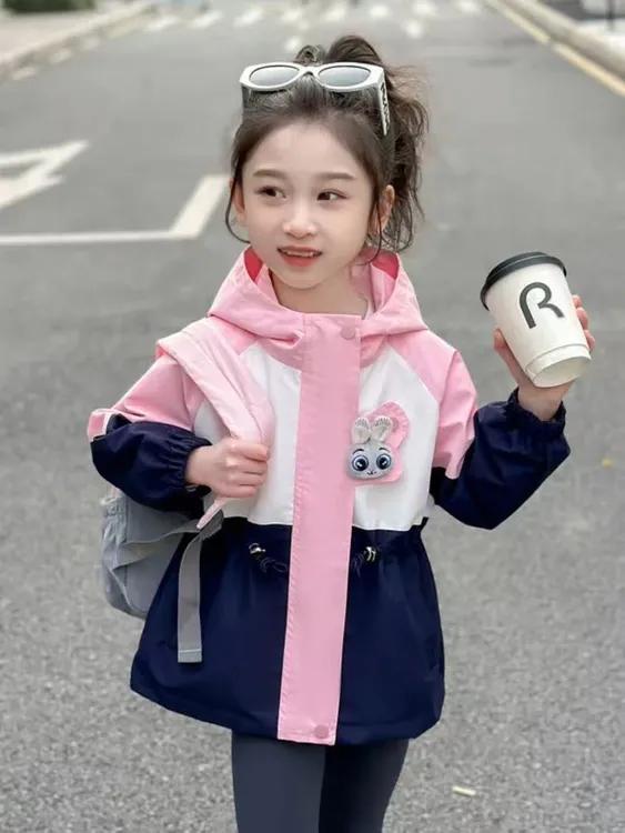 女童春装外套2025新款小女孩冲锋衣春秋卡通休闲装女宝宝秋季潮服