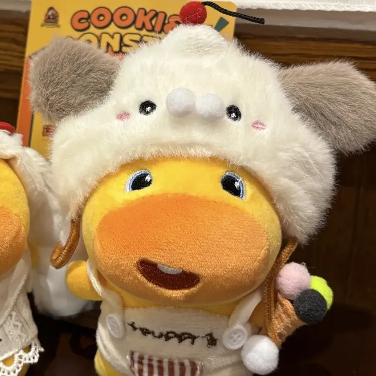 正版多爱噜噜水豚包包挂件可爱变装毛绒公仔包包挂饰钥匙扣送礼物