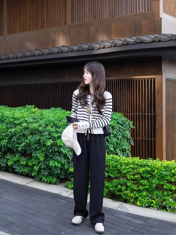 2025秋季新款韩系减龄POLO领短款条纹针织开衫高腰休闲裤两件套装