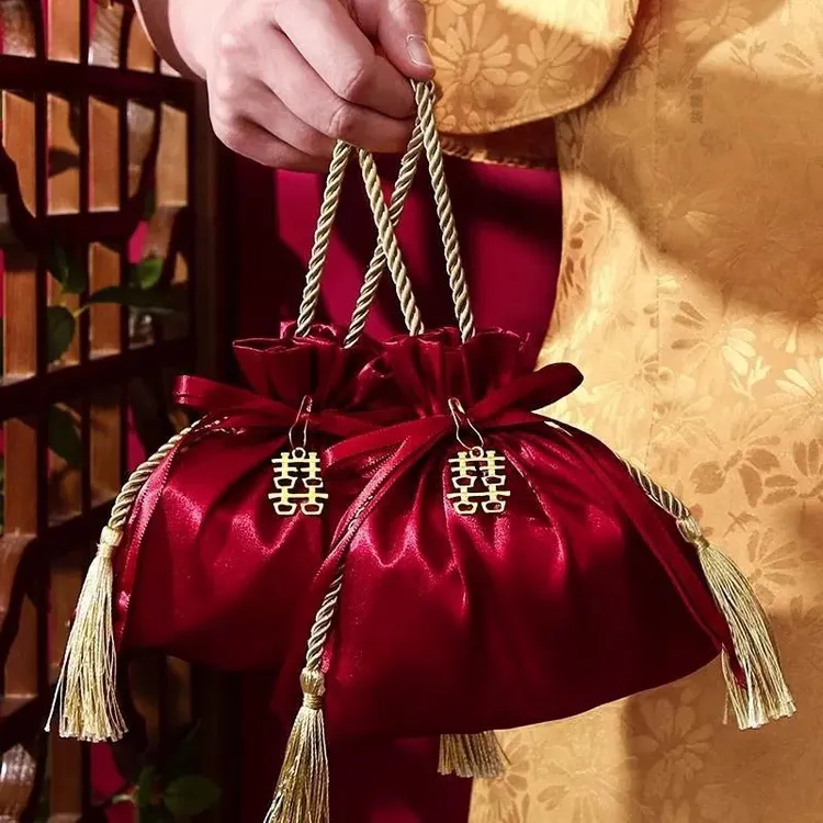 结婚喜糖袋子2025新款手提糖果免折叠包装袋绸缎糖袋子喜糖盒子