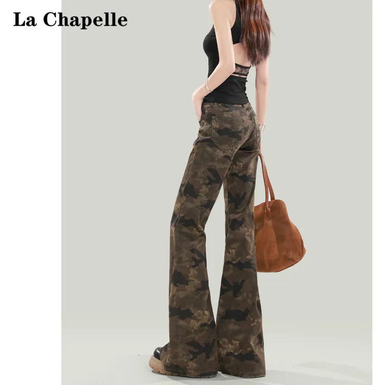 拉夏贝尔迷彩复古低腰辣妹微喇牛仔裤女2025秋季新款修身喇叭裤子