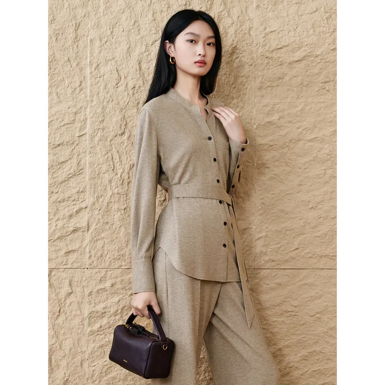 INSUN恩裳2025冬季立领收腰弹力美丽诺羊毛长袖衬衫9C65530190