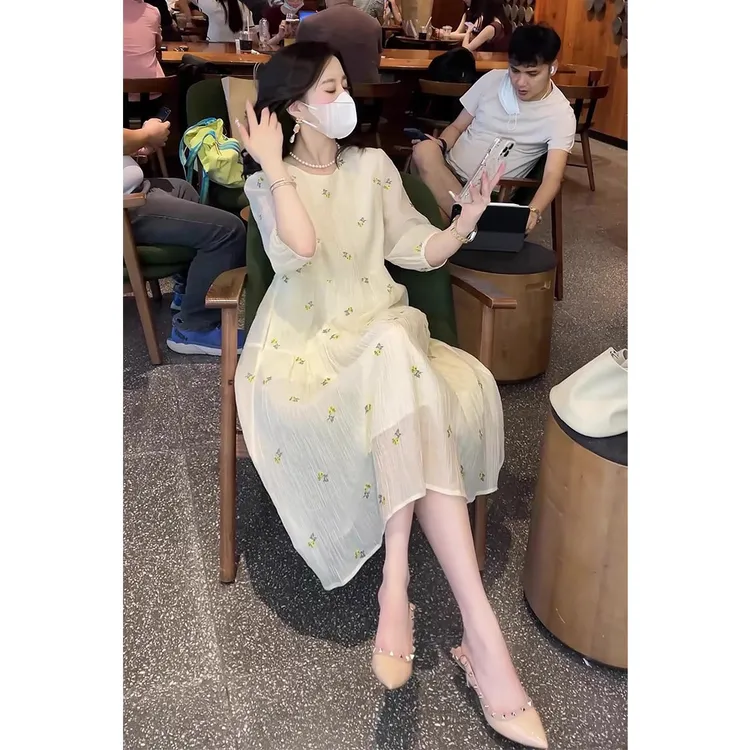 法式高端气质御姐温柔风精致端庄大气杏色印花高级连衣裙子女夏季