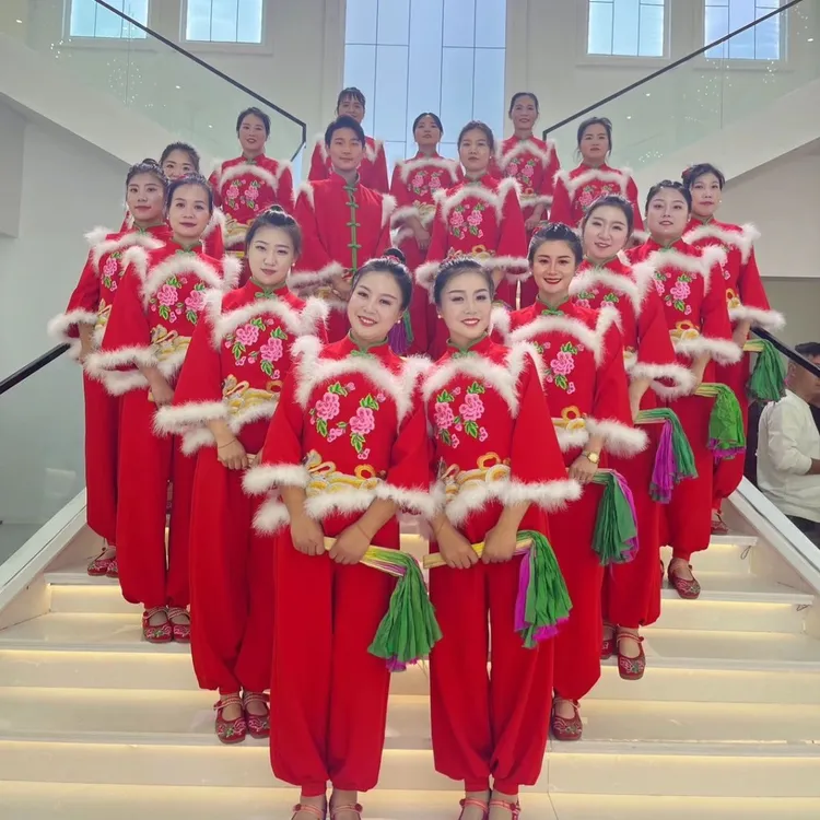 曲沟辣妈新款秧歌演出服2025东北民族舞蹈扇子舞喜庆广场打鼓腰鼓