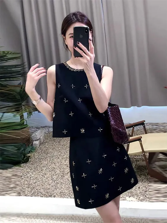 巨好看的穿搭一整套轻熟小众不撞款气质休闲背心半身裙套装女夏季