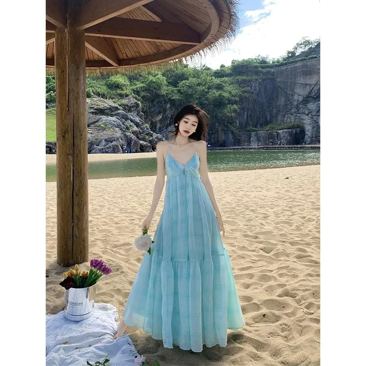 法式气质薄荷绿挂脖吊带连衣裙女夏季三亚海边度假露背超仙女长裙
