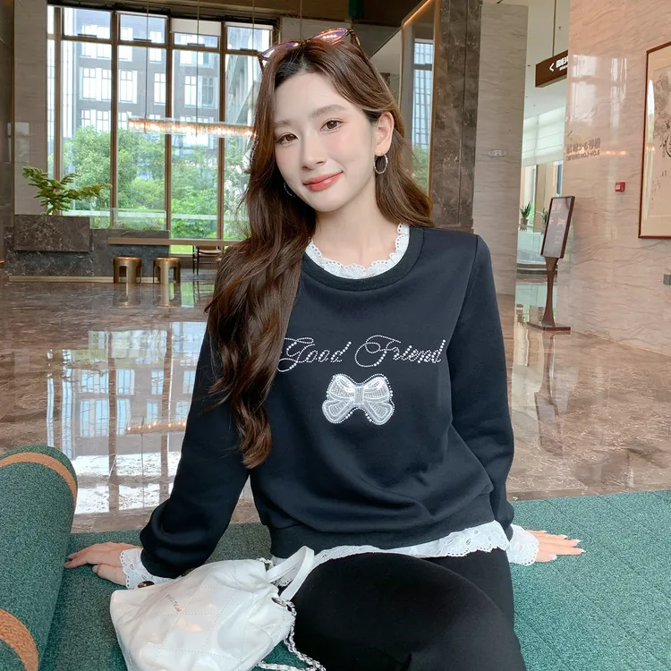 奢姿大码女装2025秋季时尚蕾丝拼接卫衣胖妹妹气质烫钻设计上衣