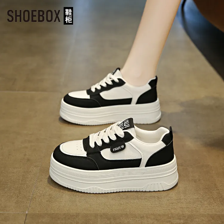 达芙妮集团旗下经典黑白配色小白鞋女款透气舒适时尚简约增高板鞋
