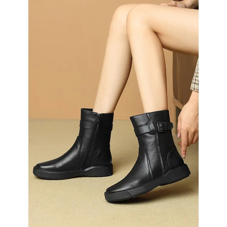 2025冬季新款羊毛女式短靴平底真皮马丁靴大号女式靴子加天鹅绒春