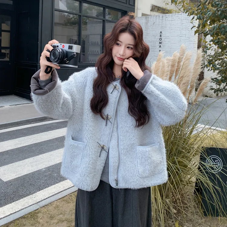 韩版减龄蝴蝶结羊羔毛棉衣女2025年冬季新款撞色保暖皮毛一体外套