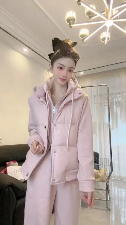 冬季高级感流行运动风三件套【加绒连帽外套】+【马甲】+【加绒裤子】