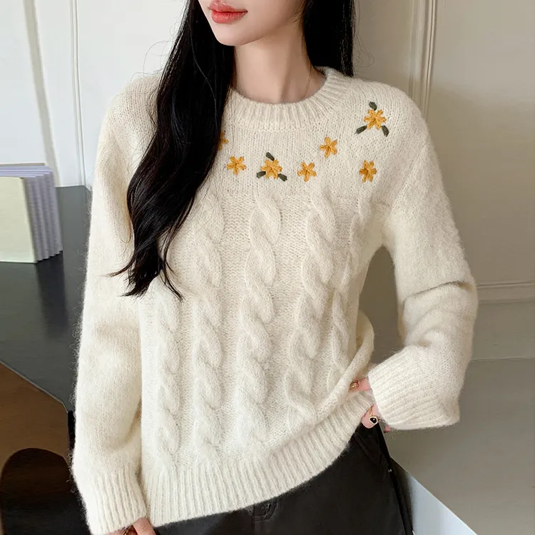 秋冬温柔甜美软糯设计感冬季毛衣刺绣圆领套头针织开衫女长袖上衣