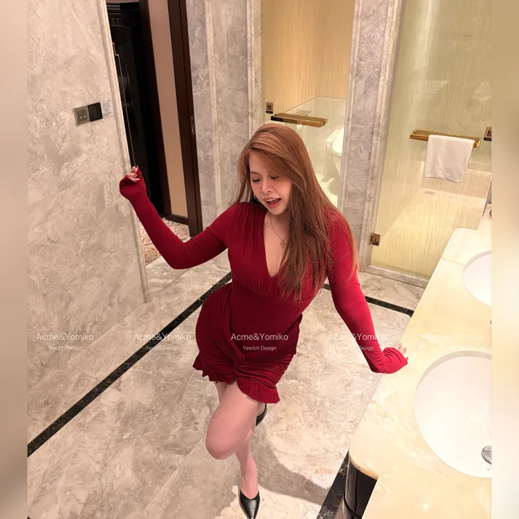 芭莎女星  性感辣妹纯欲风荷叶边扭结设计深V领包臀连衣裙G347