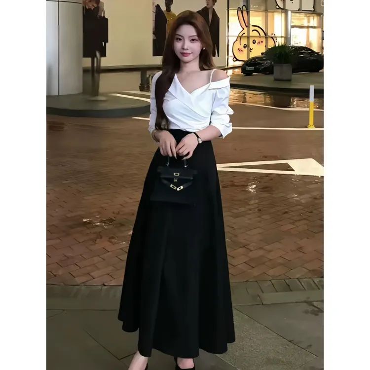 韩系气质修身露肩设计感显瘦上衣＋韩系简约高腰气质显瘦半身裙