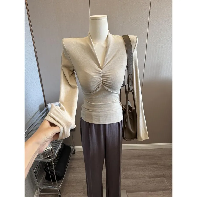 2025秋冬装爆款磨毛垫肩上衣V领长袖T恤女加绒修身显瘦打底衫内搭