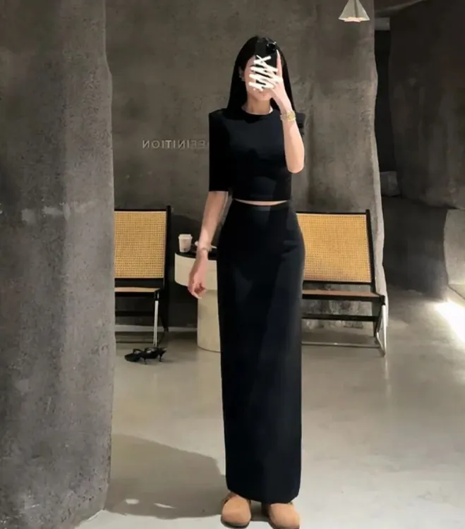 2025夏季新款高级感修身短款圆领短袖上衣气质高腰包臀开叉半身裙