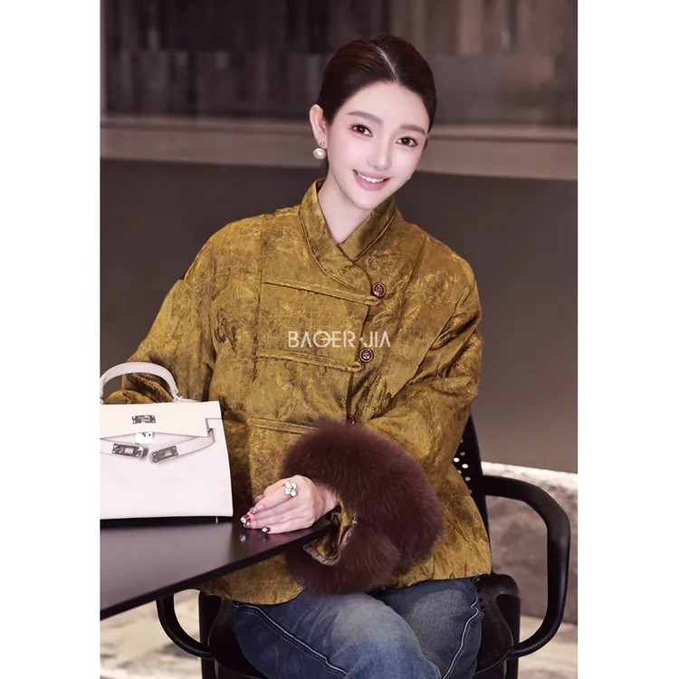 40-【顺风顺水】宝儿家含幂BH28225309XQ进口芬兰狐狸毛90白鹅绒服