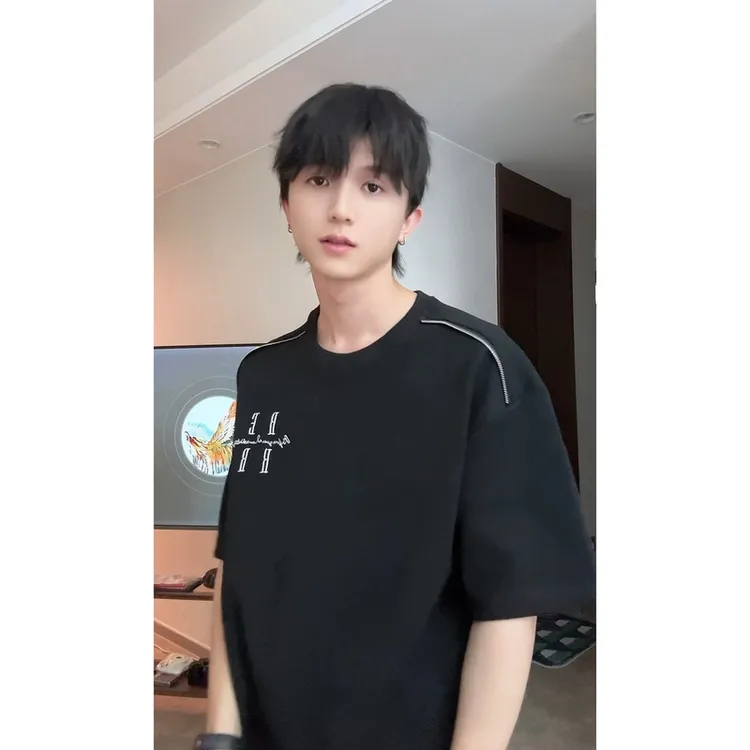 重磅刺绣短袖T恤男生圆领潮牌高级感宽松休闲五分袖夏季情侣上衣