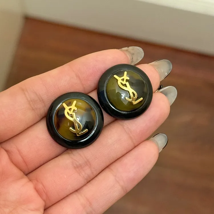 铜合金树脂耳饰 E0171 时尚气质百搭秋冬氛围感纽扣耳钉