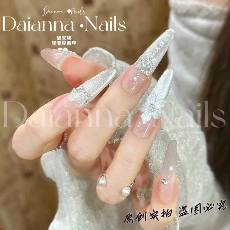 春夏新款手工穿戴【雪梨可可】轻奢锆石钻爆闪猫眼花瓣假指甲成品